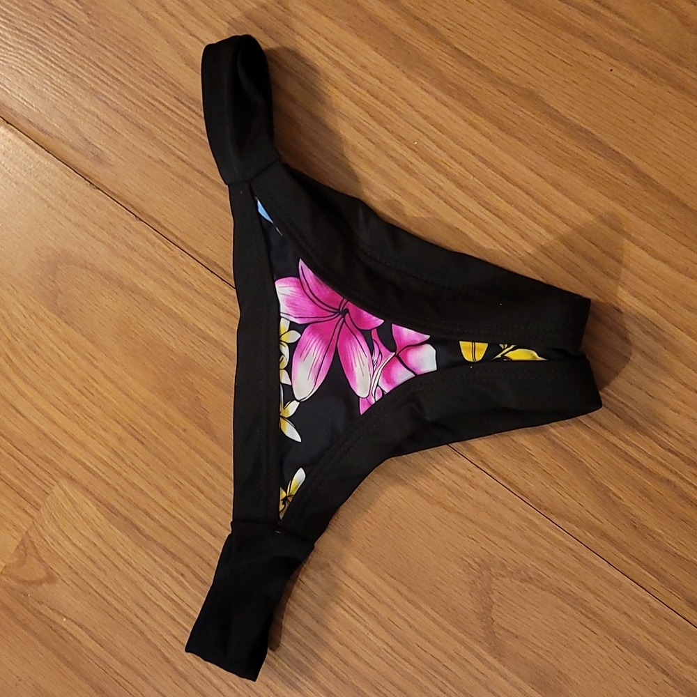 Size Extra Small Bikini Bottom